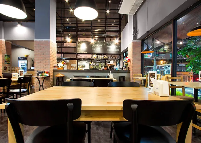D Varee Xpress Makkasan Bangkok