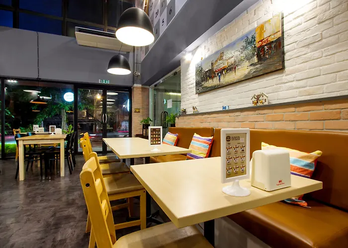 D Varee Xpress Makkasan