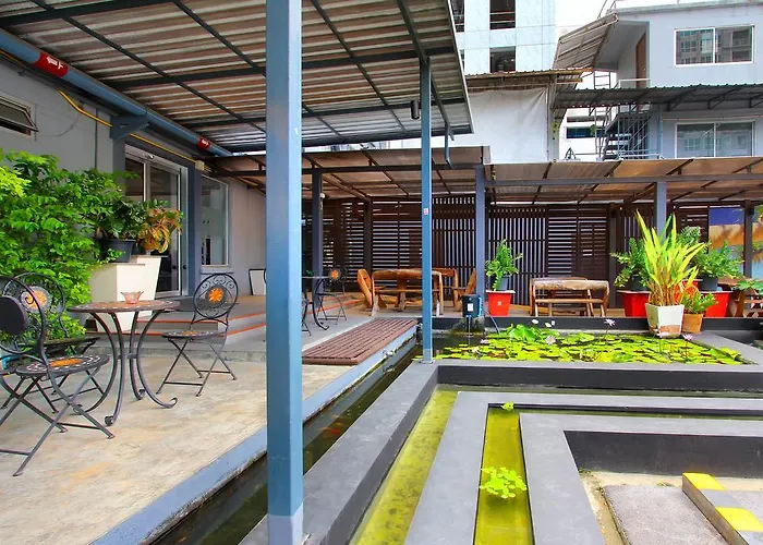 D Varee Xpress Makkasan Bangkok